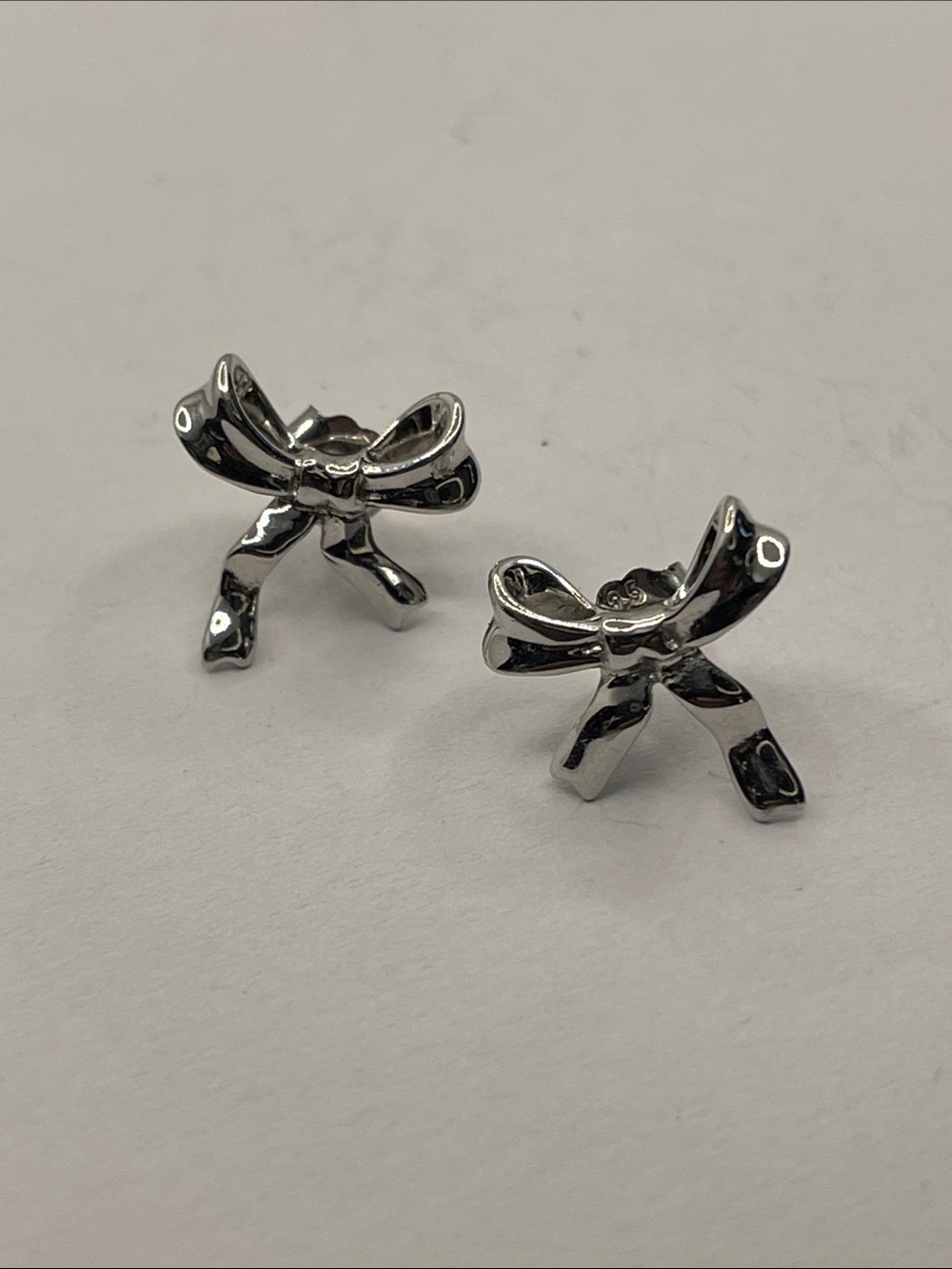 Bow Stud Earrings in 925 Silver